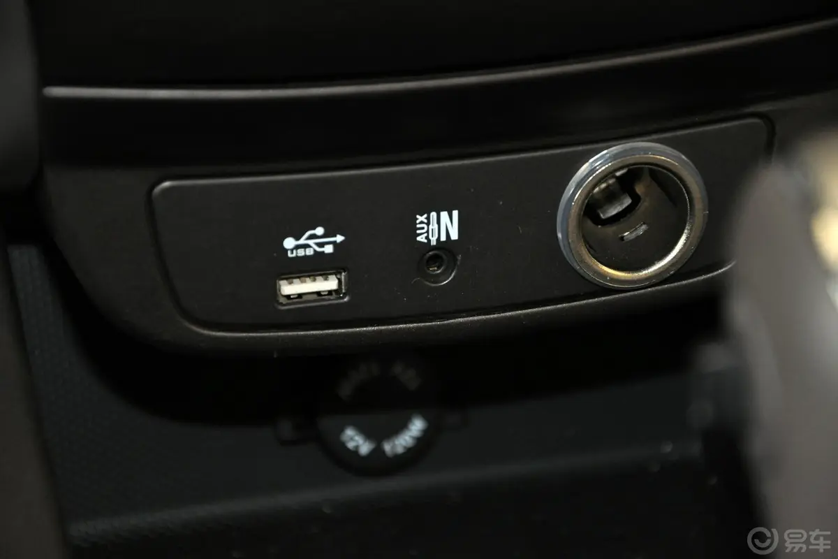 柯兰多2.0T 自动 两驱 精英导航版 柴油USB接口