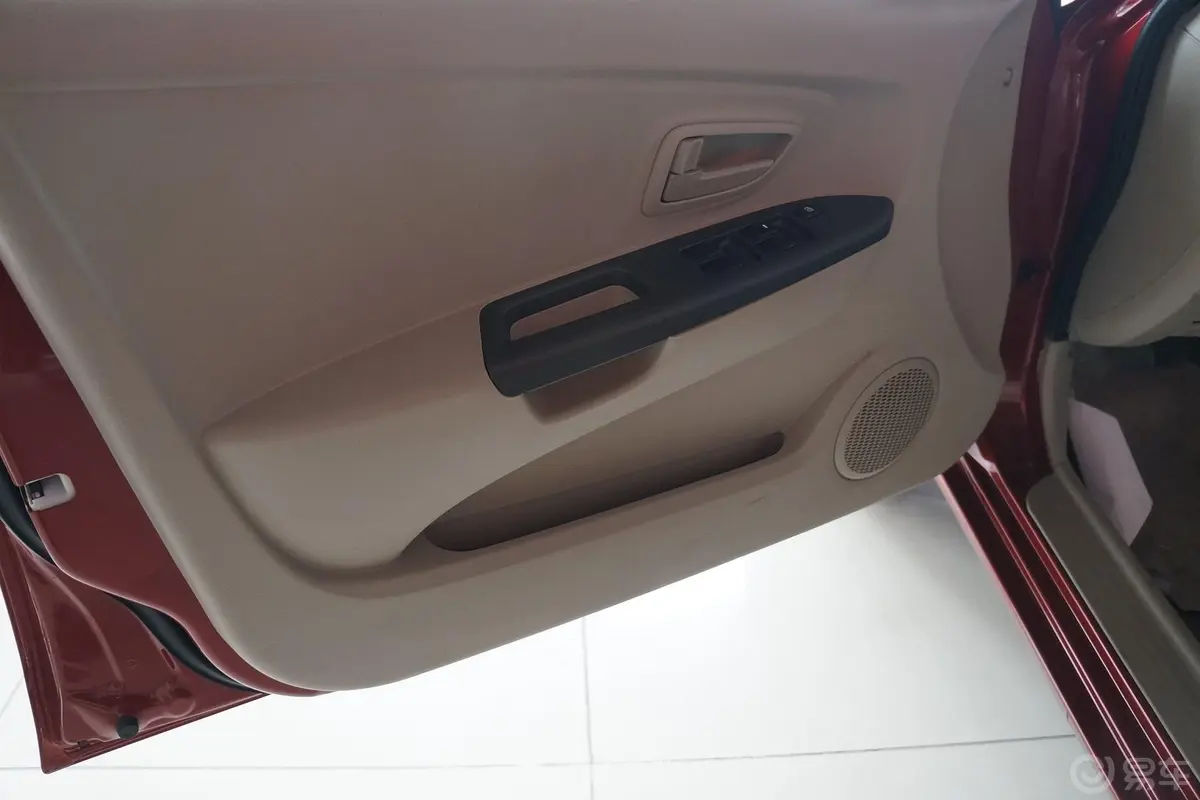 V3菱悦1.5L 手动 亲民版 舒适版驾驶员侧车门内门板