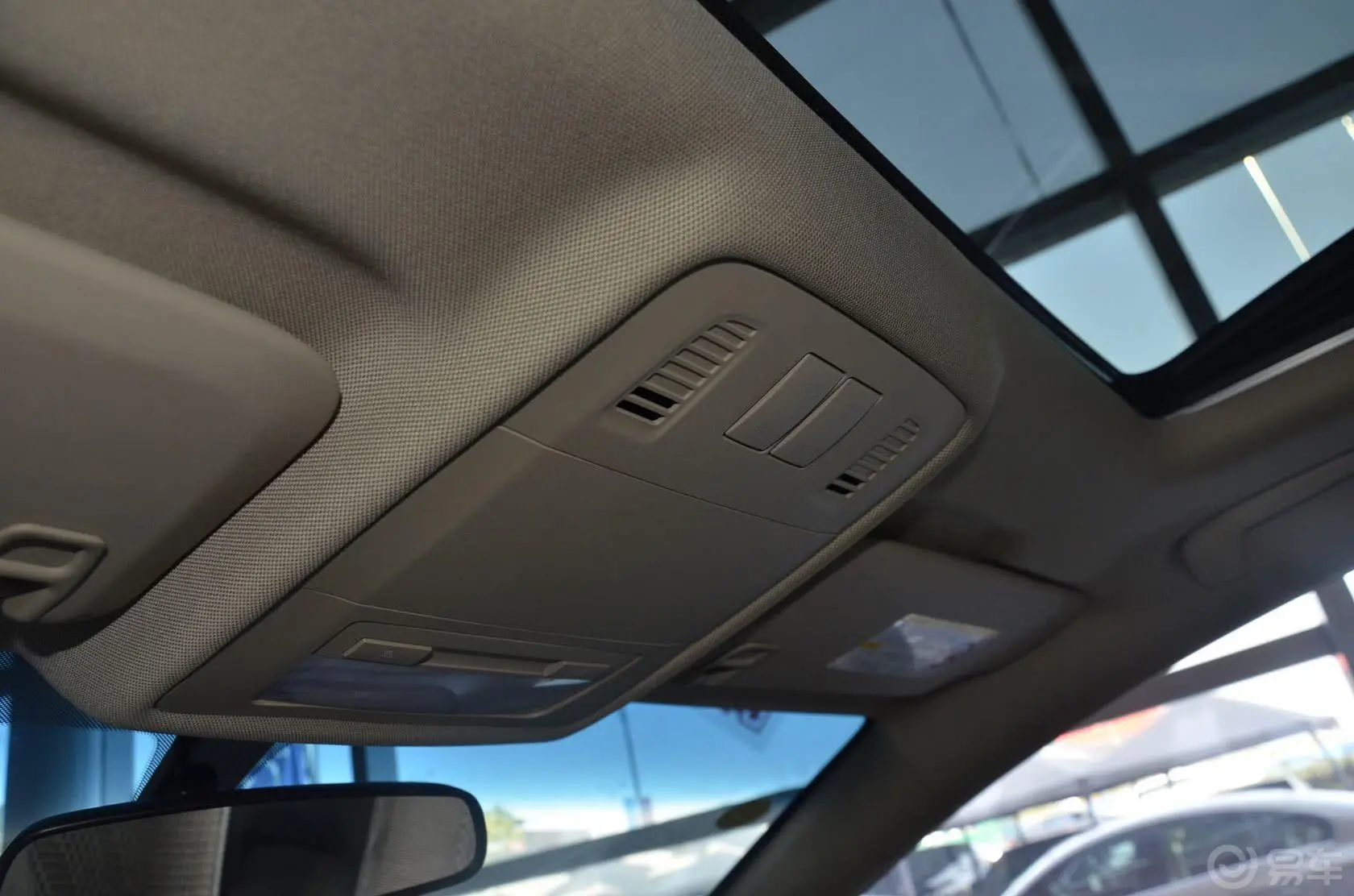 英朗GT 1.6L 自动 时尚型前排车顶中央控制区