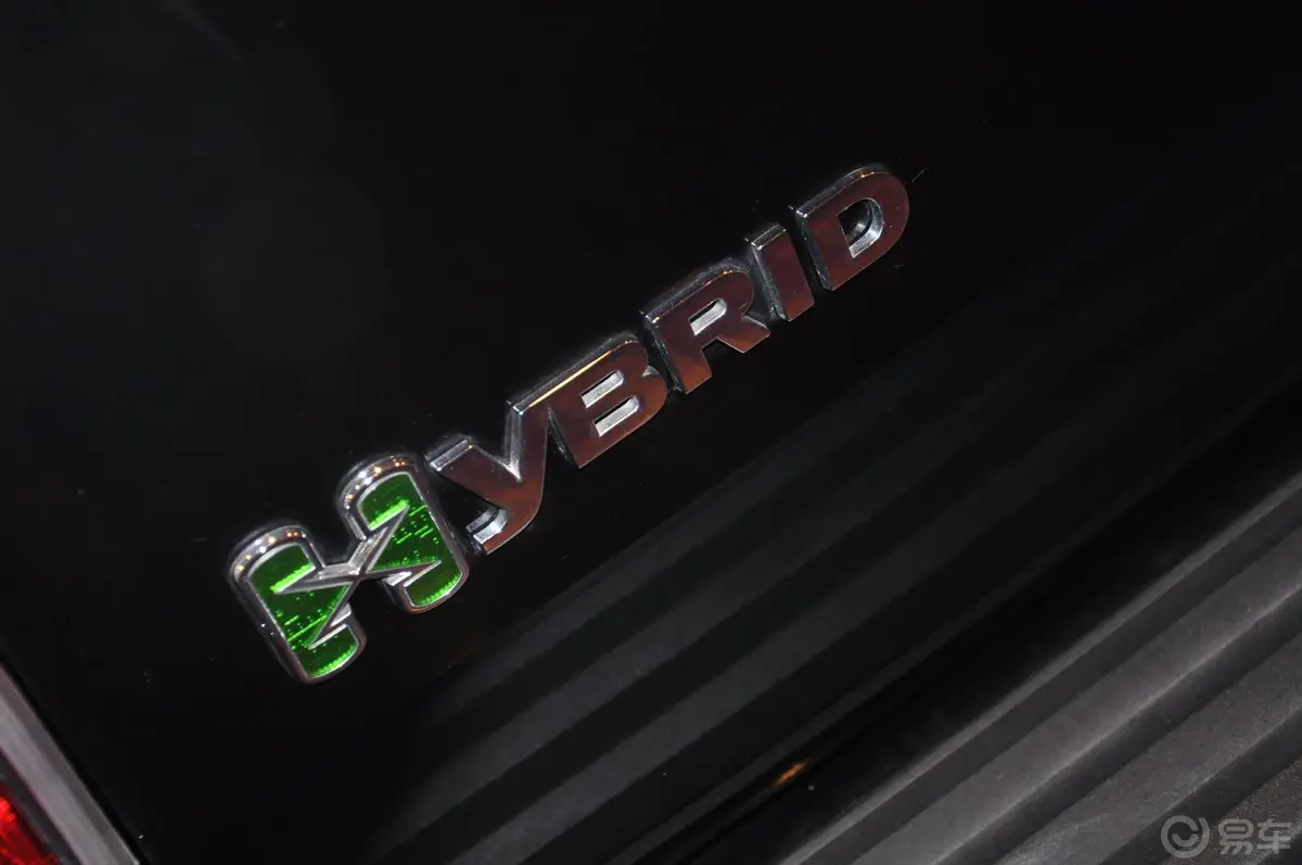 凯雷德6.0L 自动 Hybrid尾标