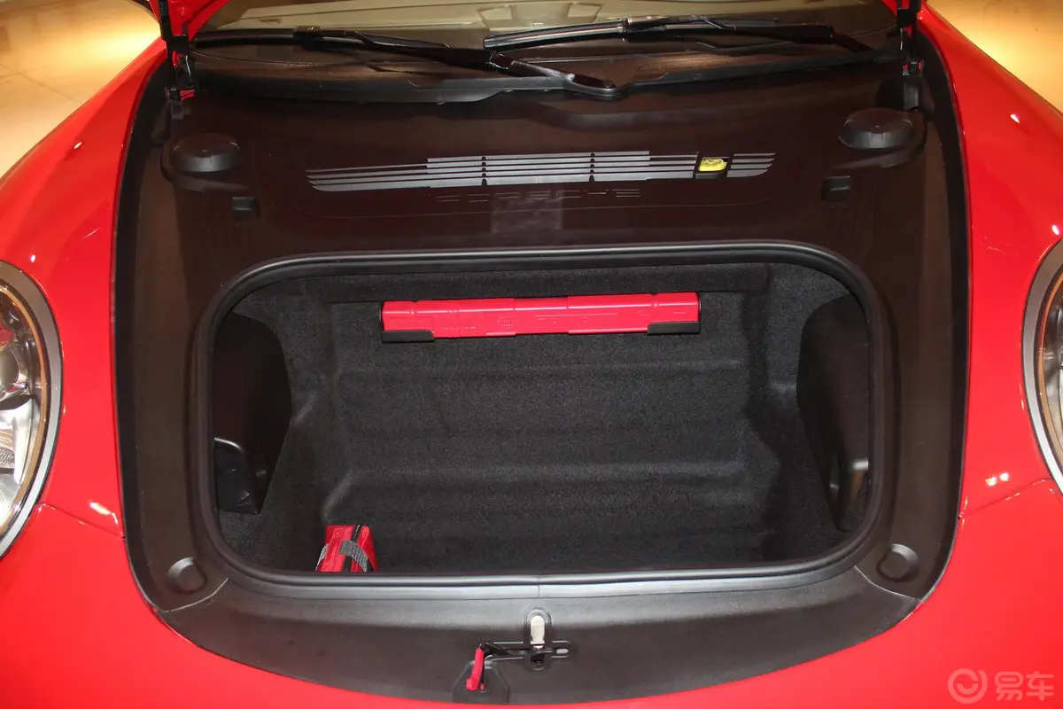 保时捷911Carrera Cabriolet 3.4L行李箱空间