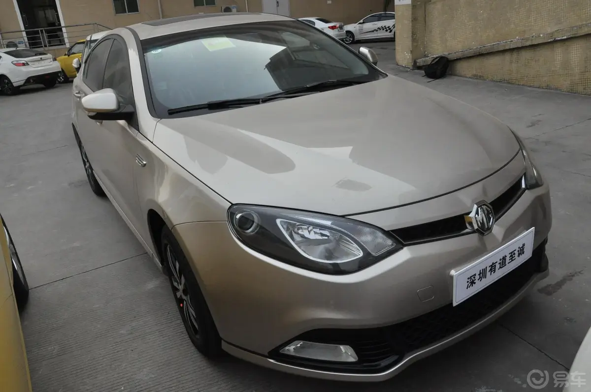 MG6掀背 1.8L AT 精英版外观