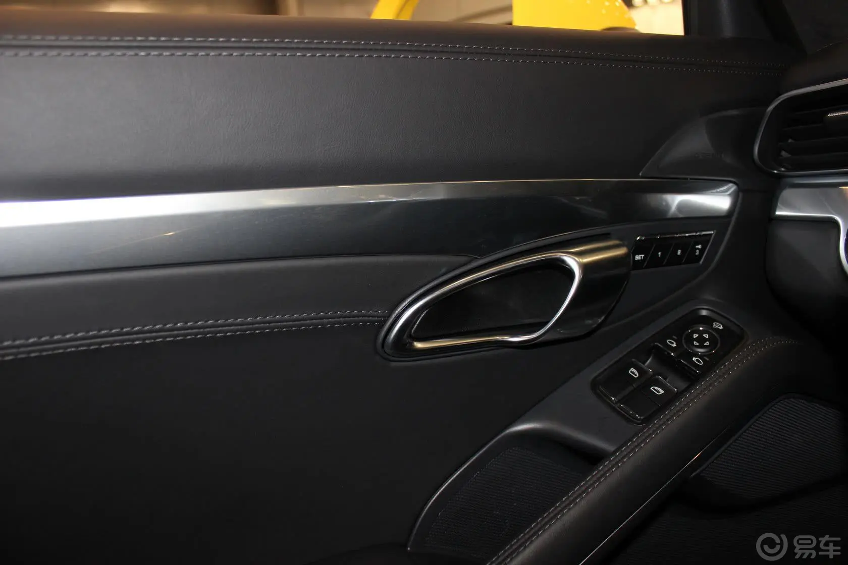 保时捷911Carrera 4 3.4L车窗升降键