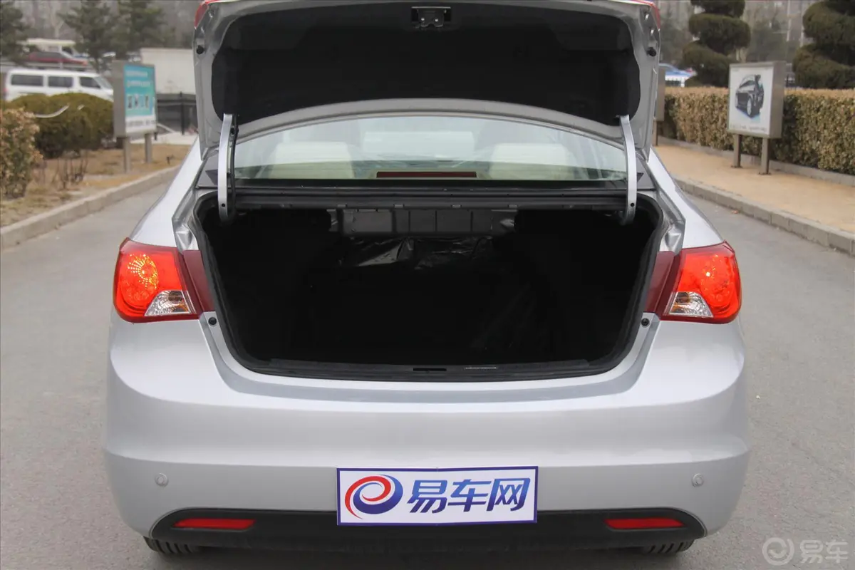 海马M31.5L 手动 标准型行李箱空间