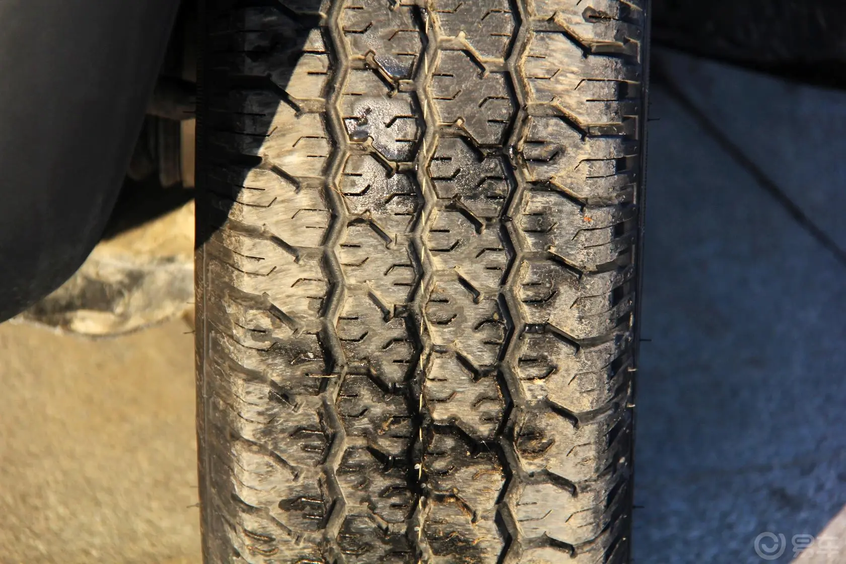 锐骐4WD QD80柴油标准版 国IV轮胎花纹