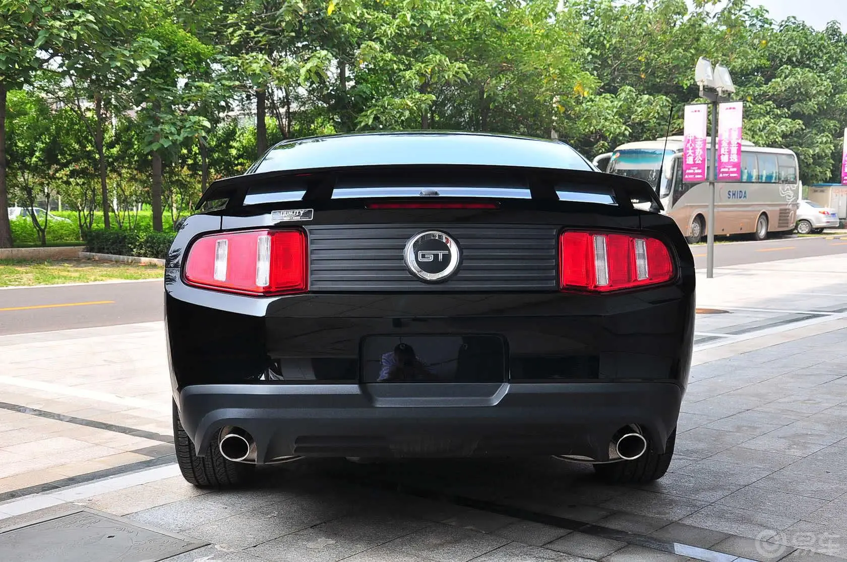 MustangV8 5.0L GT自动  豪华版 高配正后水平