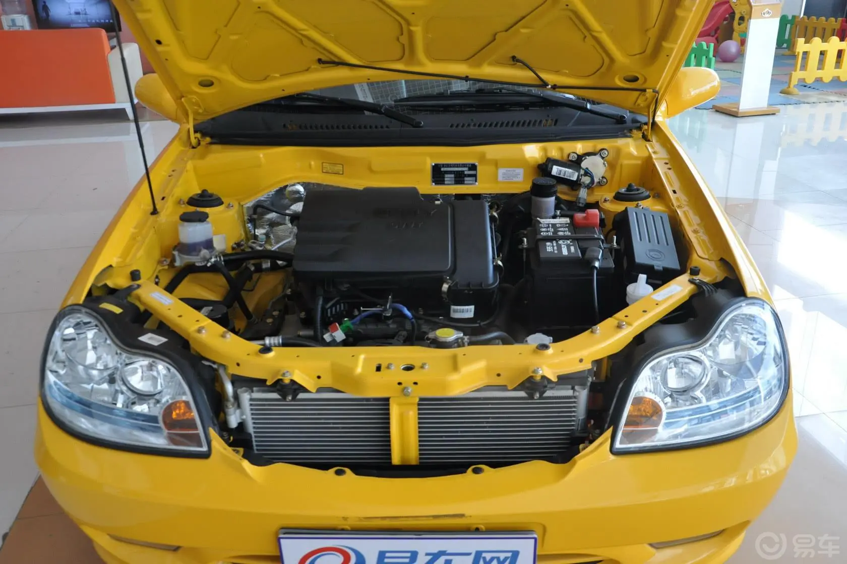 自由舰1.0L MT CVVT 精英型内饰