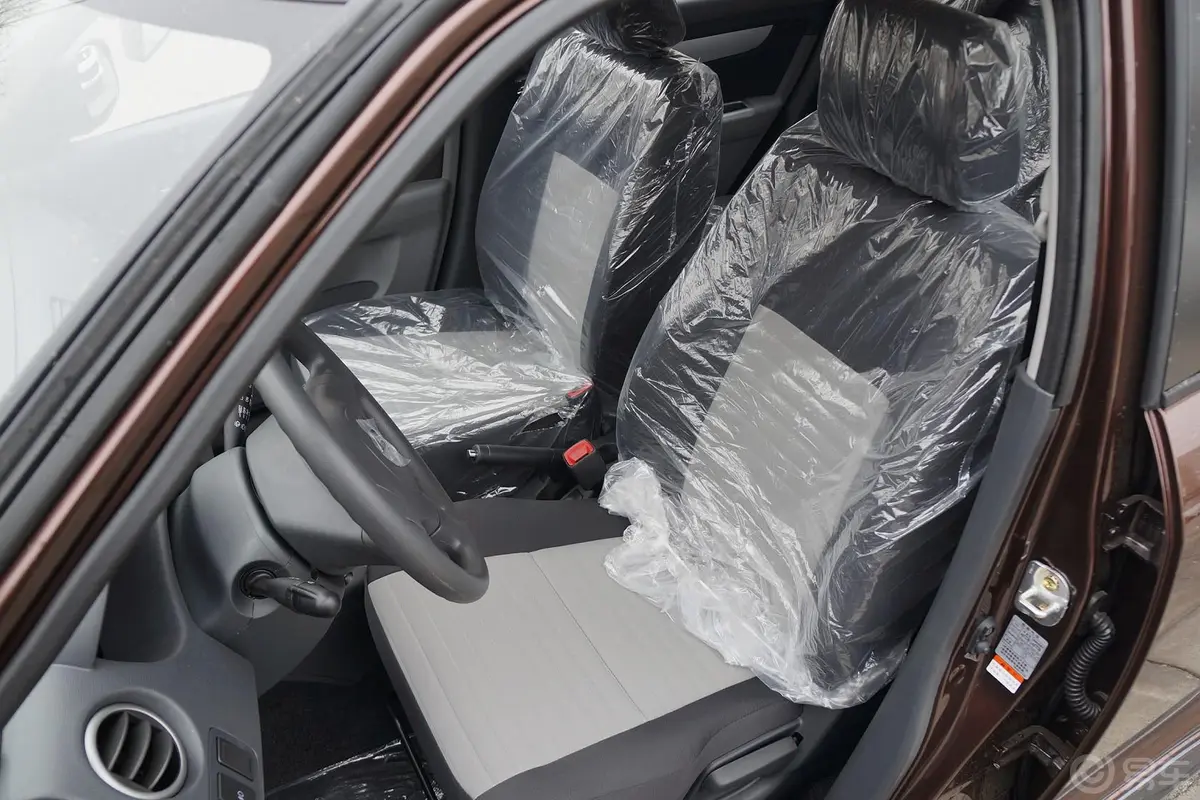 雨燕1.5L 手动 标准型驾驶员座椅