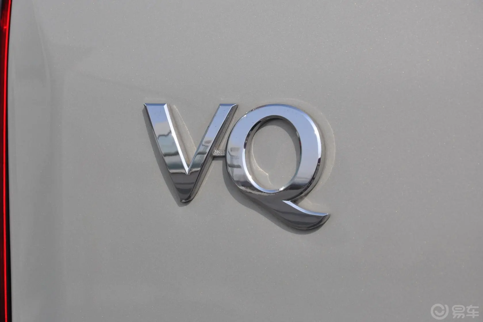 起亚VQVQ-R 2.2T 自动 柴油 舒适版尾标