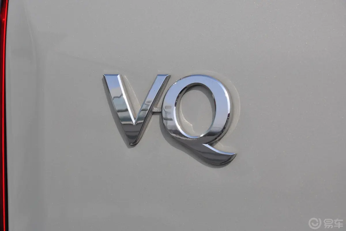 起亚VQVQ-R 2.2T 自动 柴油 舒适版尾标