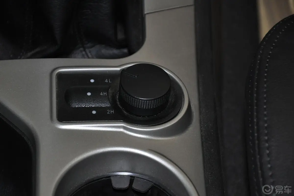 奥轩GX52.4L 自动 两驱 时尚版 汽油四驱控制开关