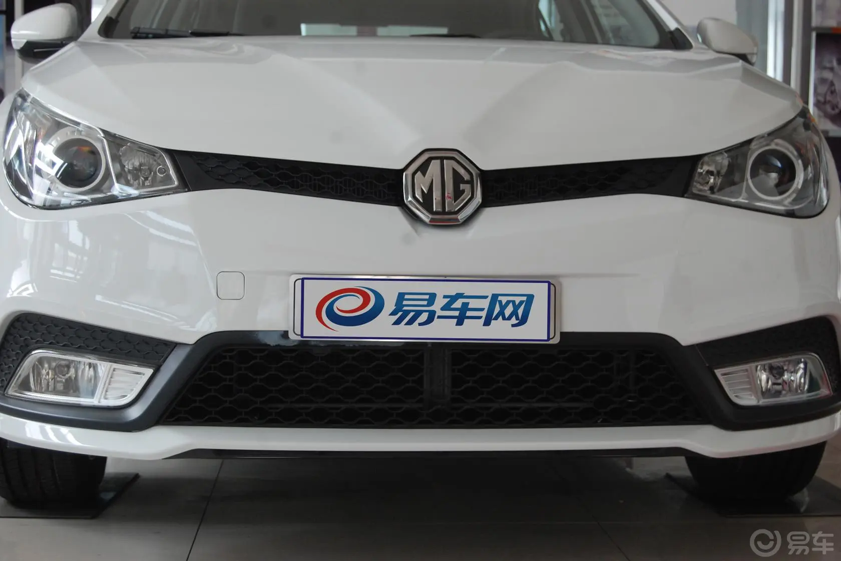 MG51.5L 手动 精英版 inkaNet前格栅侧俯拍