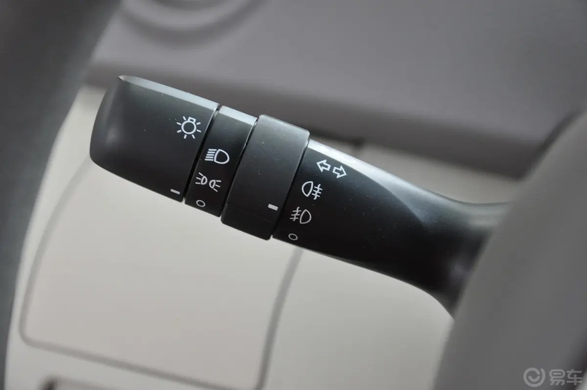 威驰1.6L GL-i 天窗版 自动大灯远近光调节柄