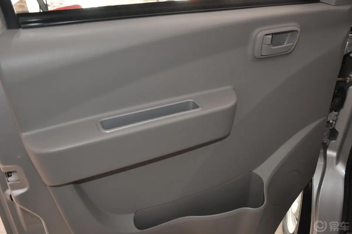 优优1.2L 手动 加长版 标准型驾驶员侧车门内门板