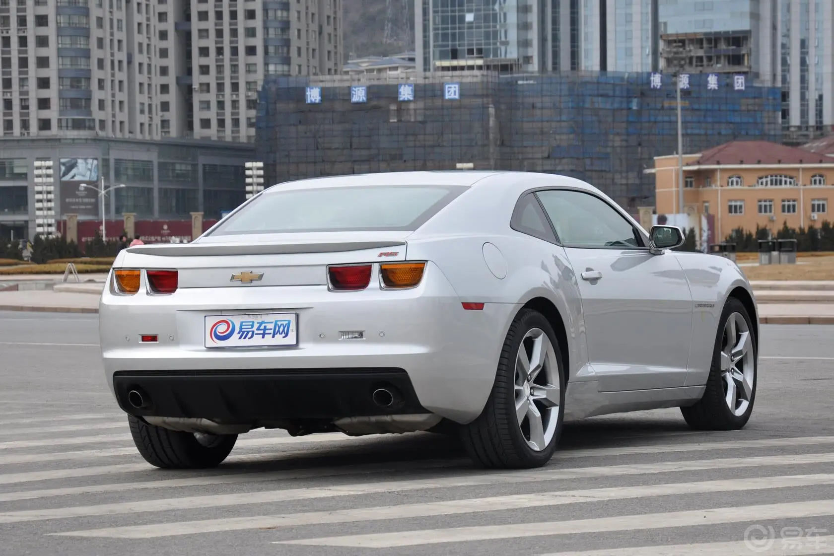 科迈罗3.6L  V6 自动 传奇性能版侧后45度车头向右水平