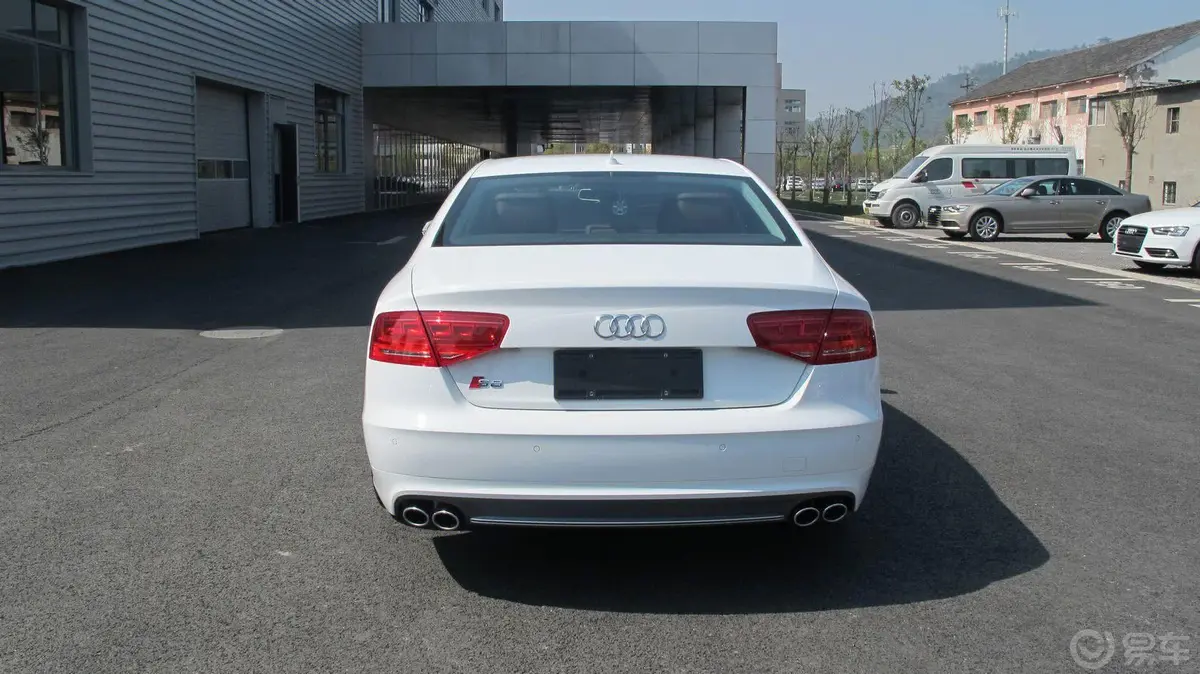 奥迪S8S8 4.0TFSI quattro正后水平