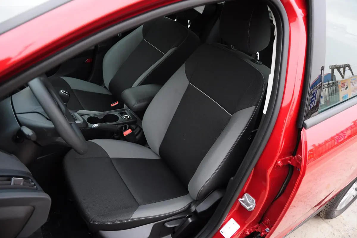 福克斯两厢 1.6L 手动 舒适型驾驶员座椅