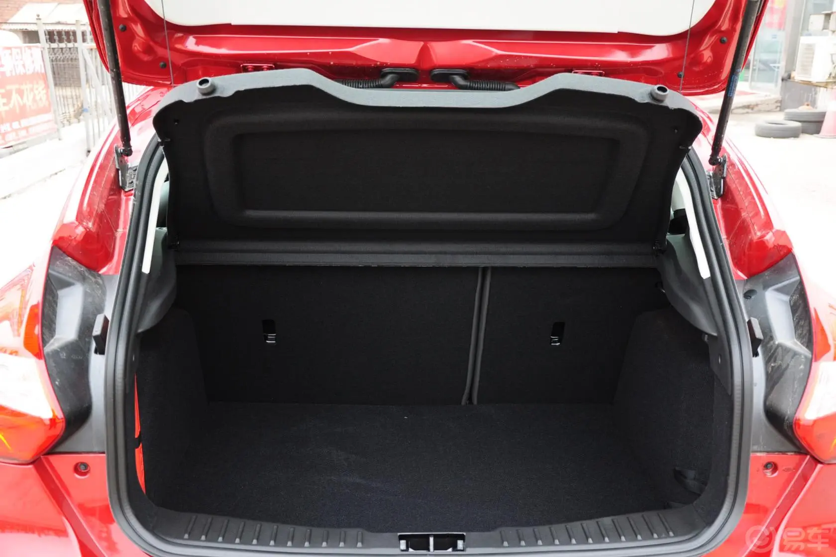 福克斯两厢 1.6L 手动 舒适型行李箱空间