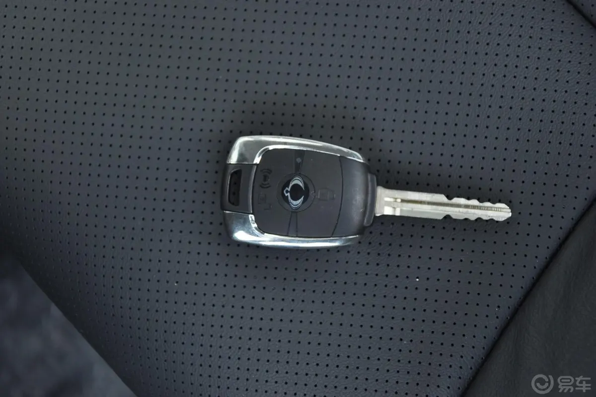 柯兰多2.0L 手自一体 四驱 精英导航版 汽油钥匙