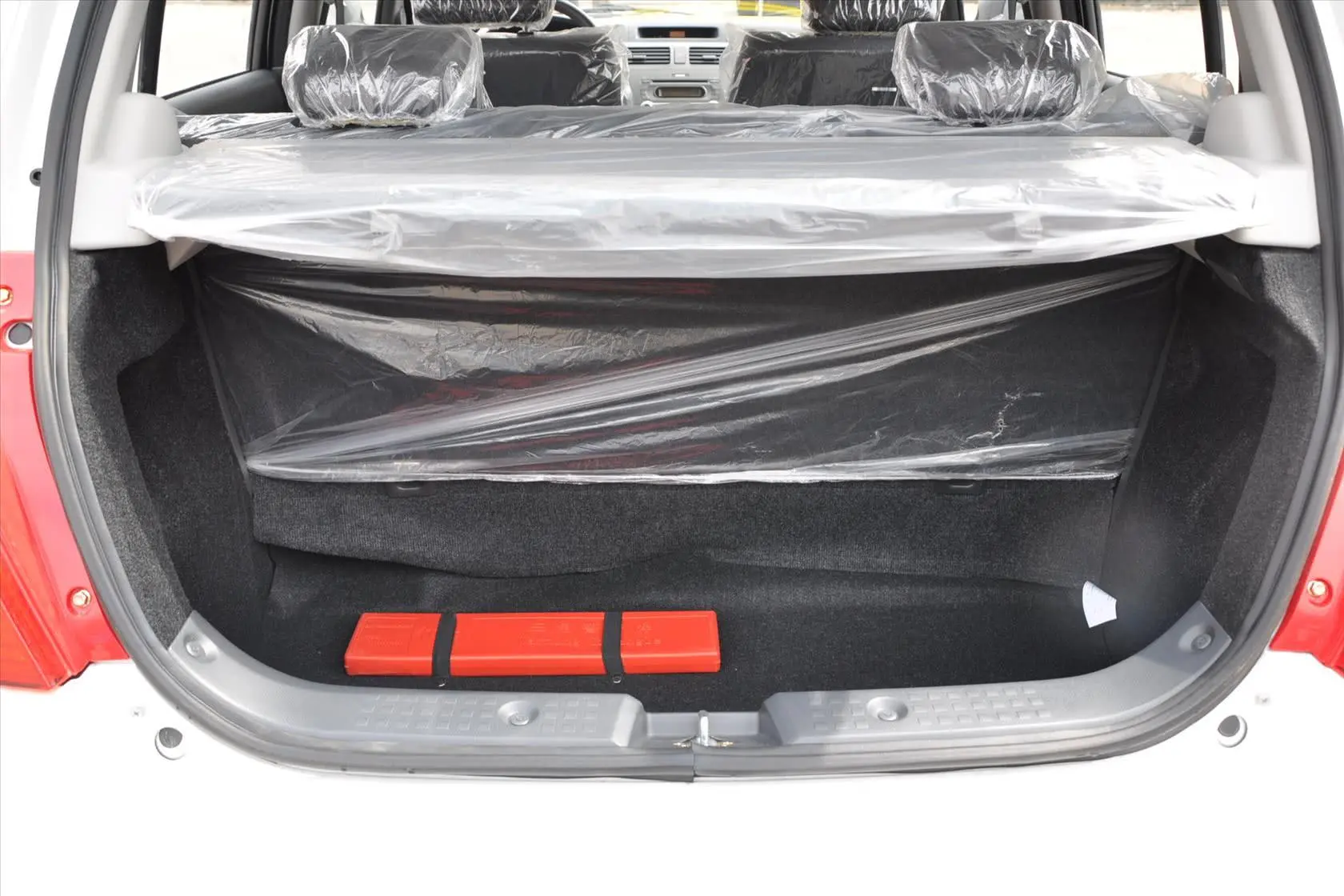 雨燕1.5L 手动 标准型行李箱空间