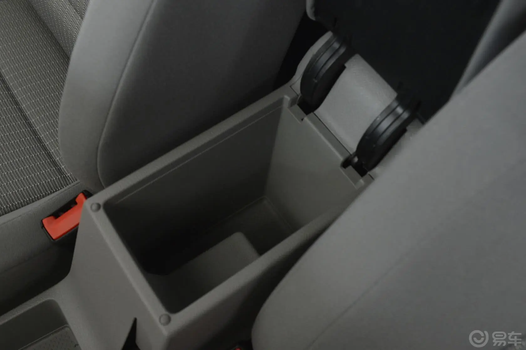 宝来1.4T 手动 舒适型驾驶员门储物盒