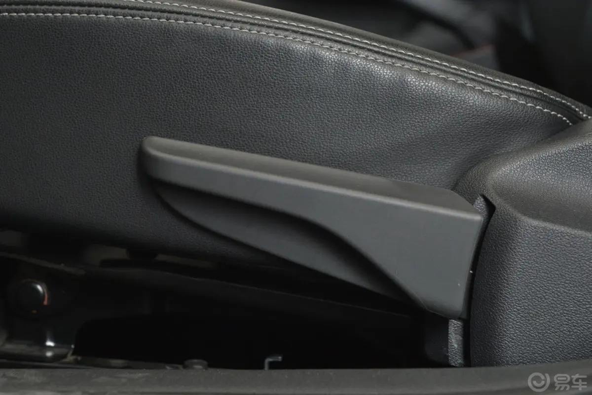 捷达1.6L 自动舒适型座椅调节键