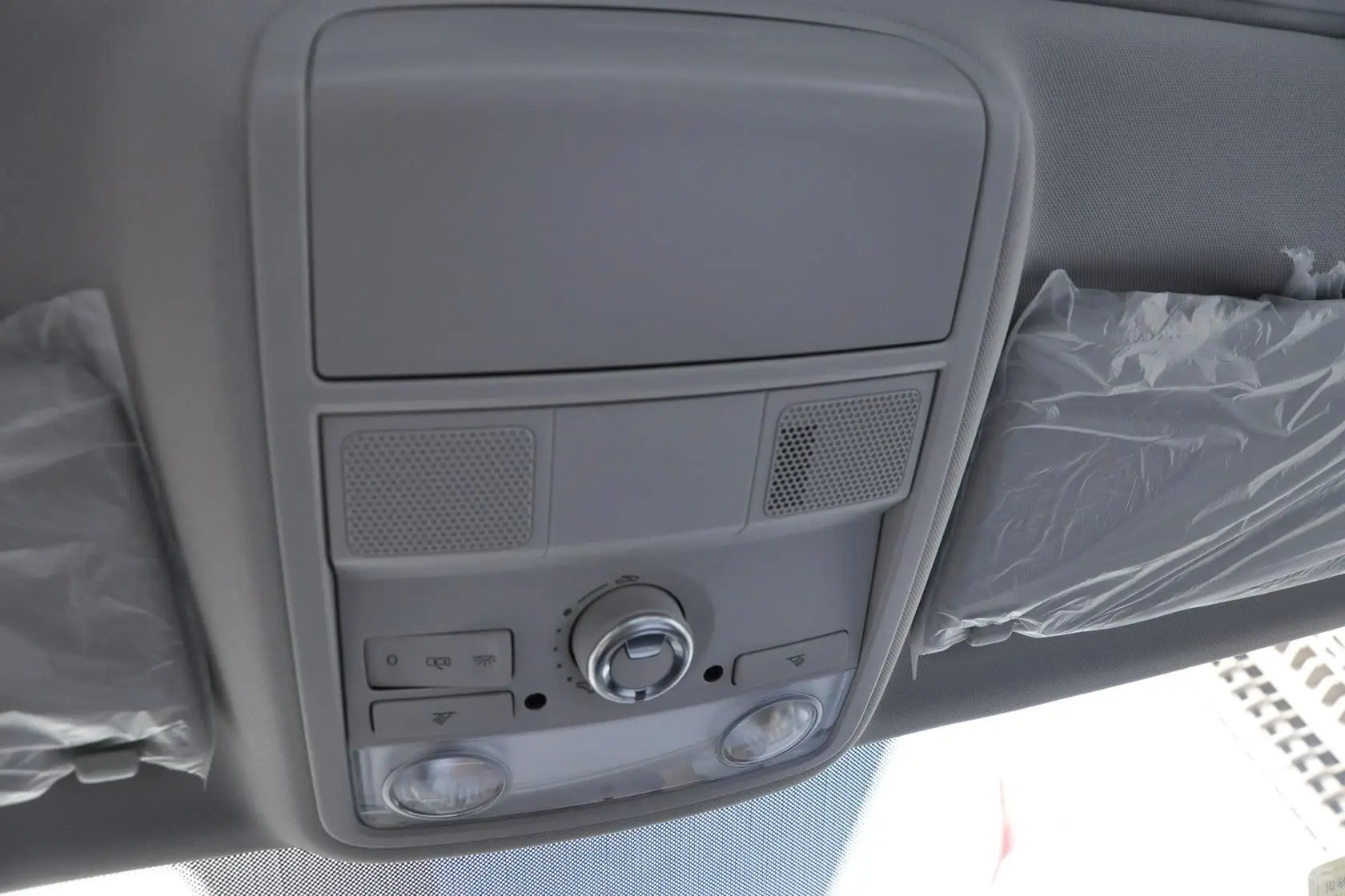 速腾1.6L 手动 舒适型前排车顶中央控制区
