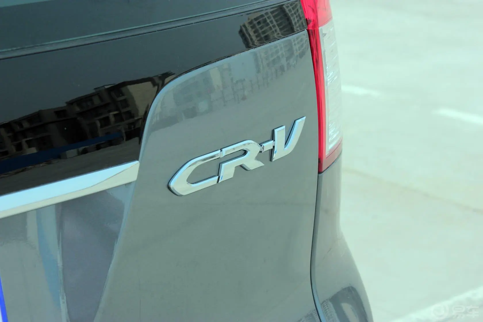 本田CR-V2.0L 两驱 都市版尾标