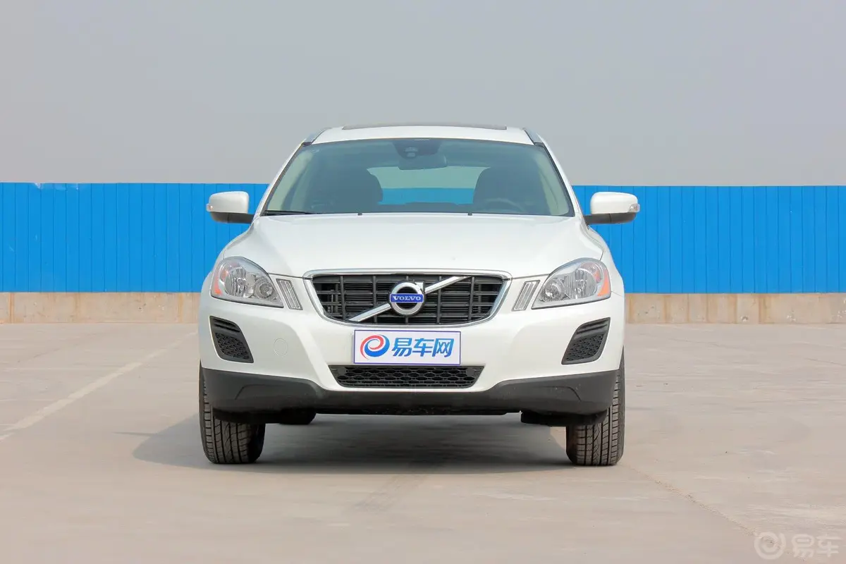 沃尔沃XC60(进口)2.0T T5 智尚版正前水平