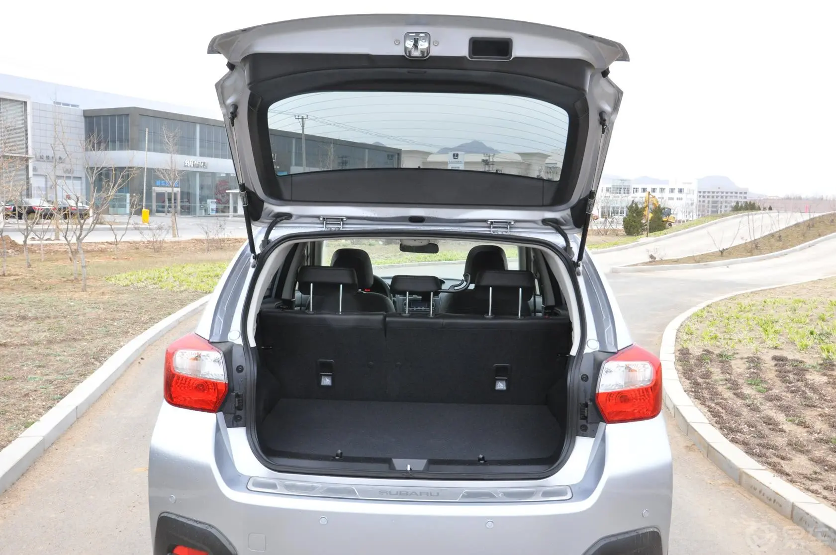 斯巴鲁XV2.0L 自动 舒适导航版行李箱空间