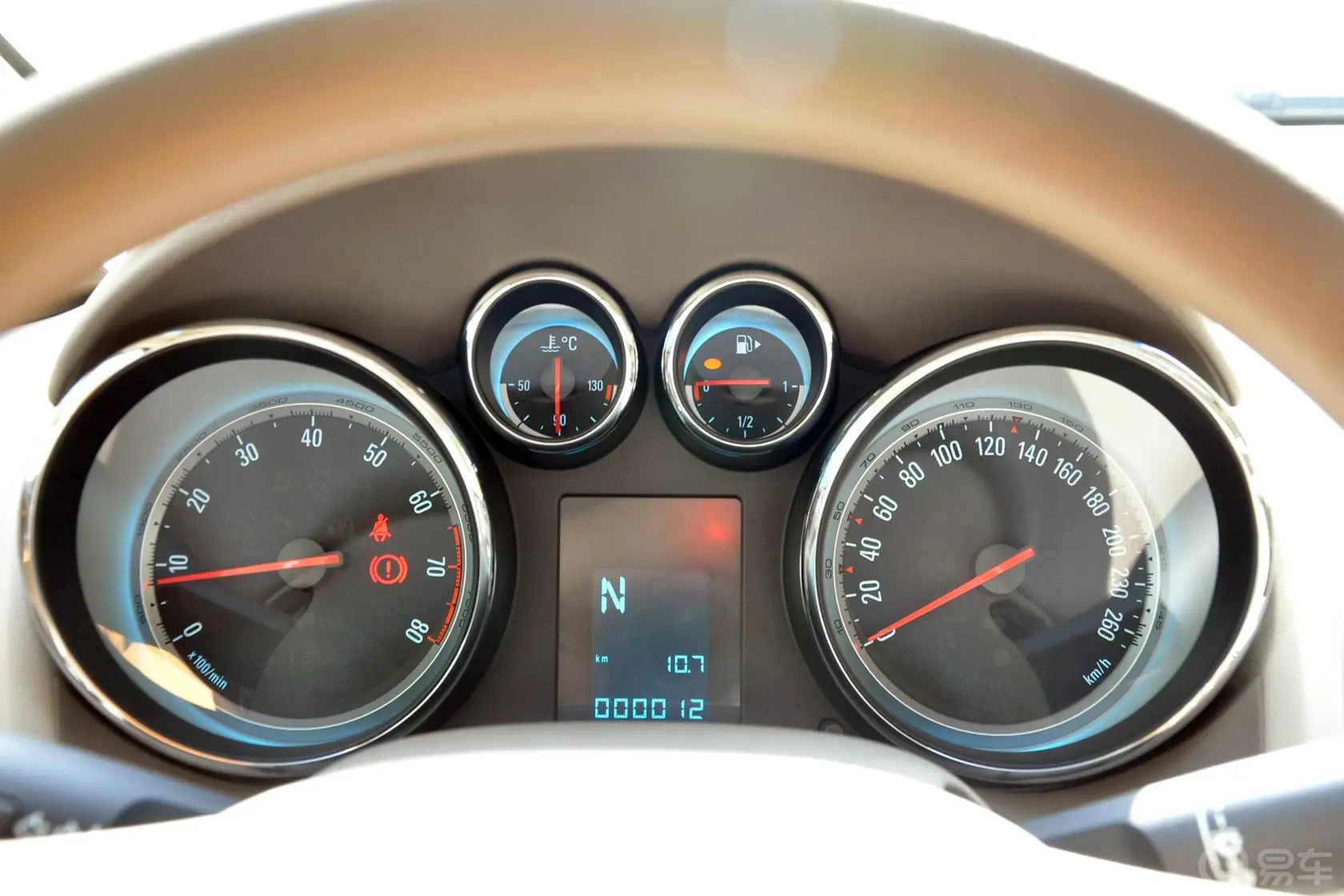 英朗GT 1.8L 自动 时尚型 真皮版仪表盘背光显示