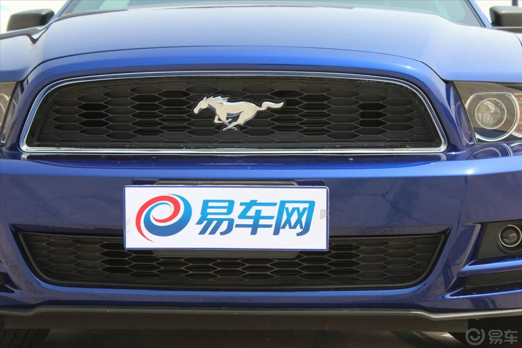 Mustang3.7L 自动 V6前格栅侧俯拍