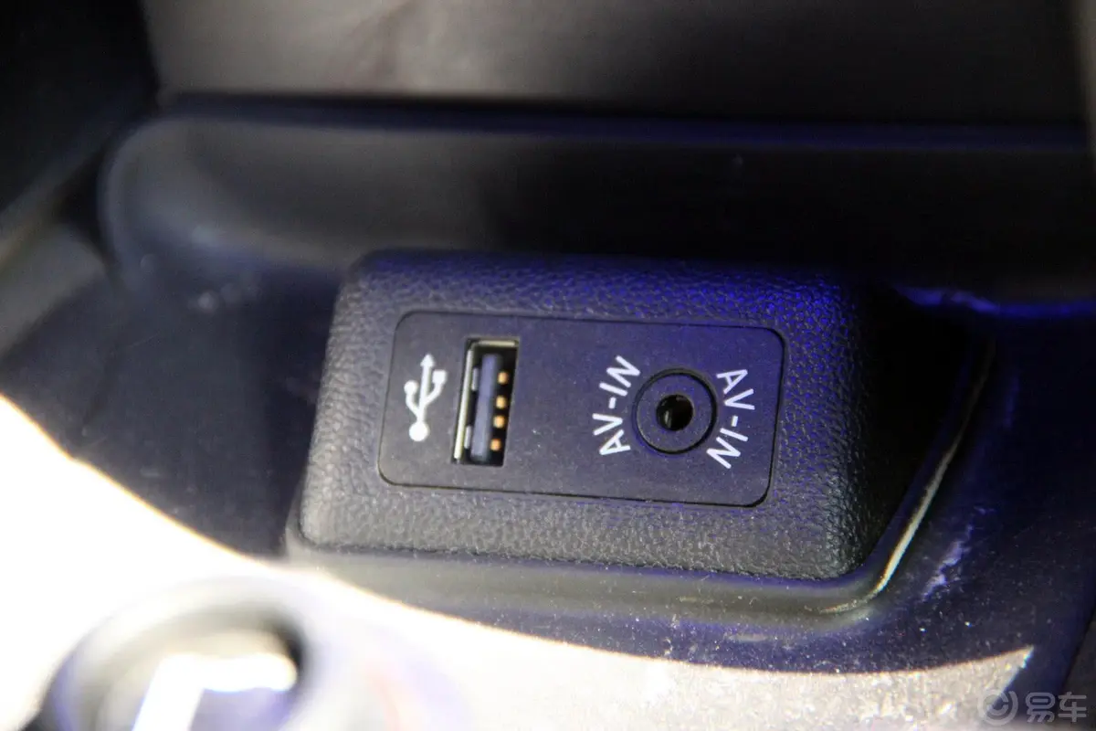 MINI ROADSTERCOOPER S 1.6L 自动USB接口