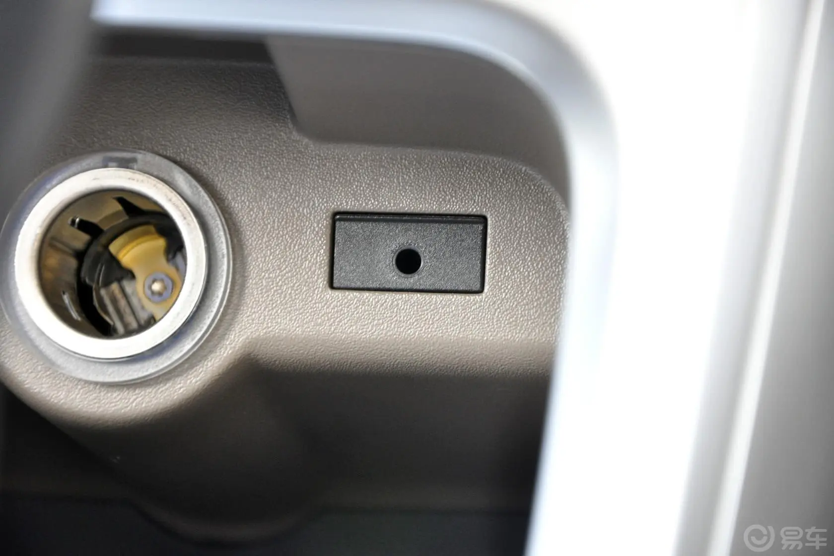 英朗GT 1.6L 手自一体 舒适版USB接口