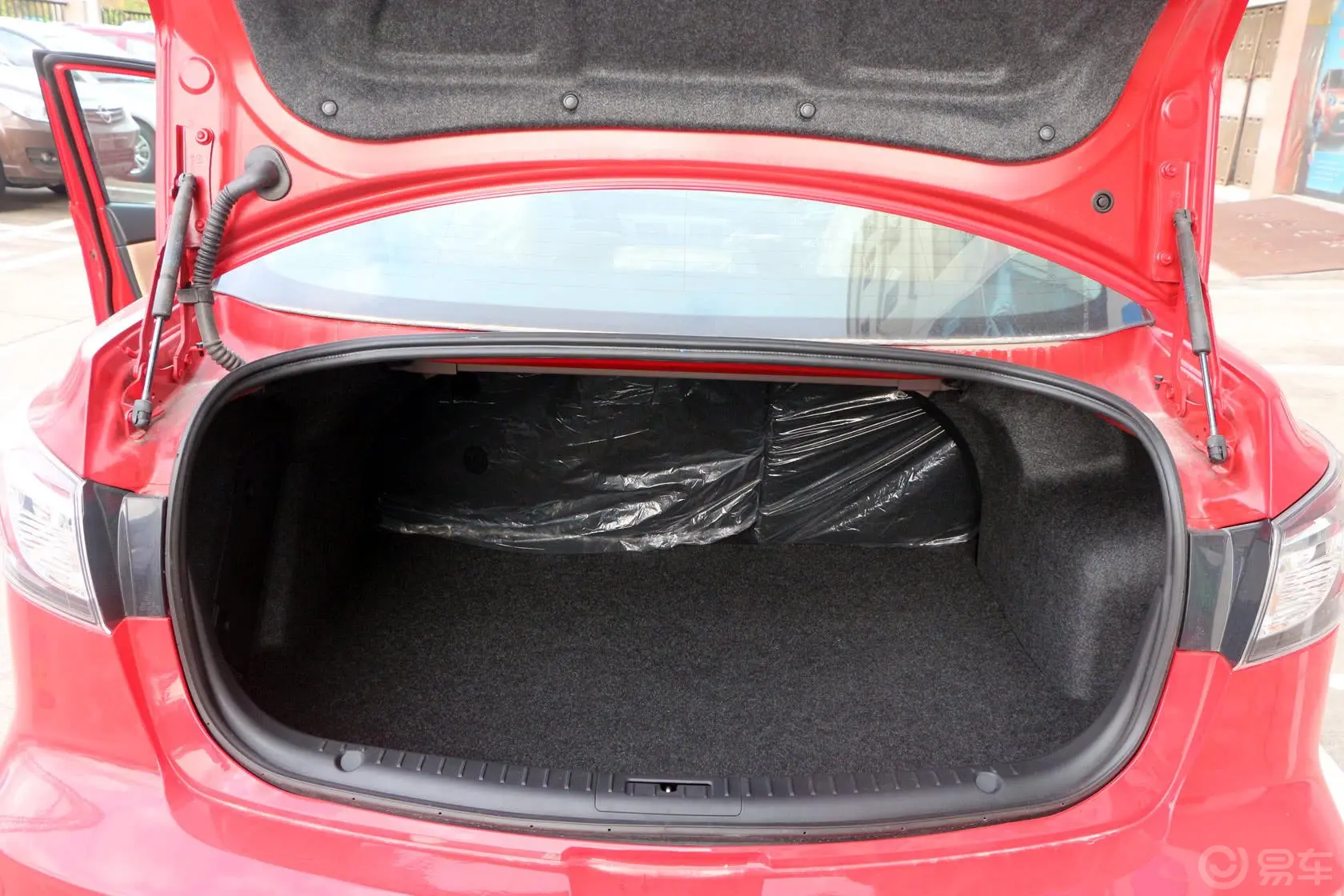 马自达3 星骋三厢 1.6L 手动 精英型行李箱空间