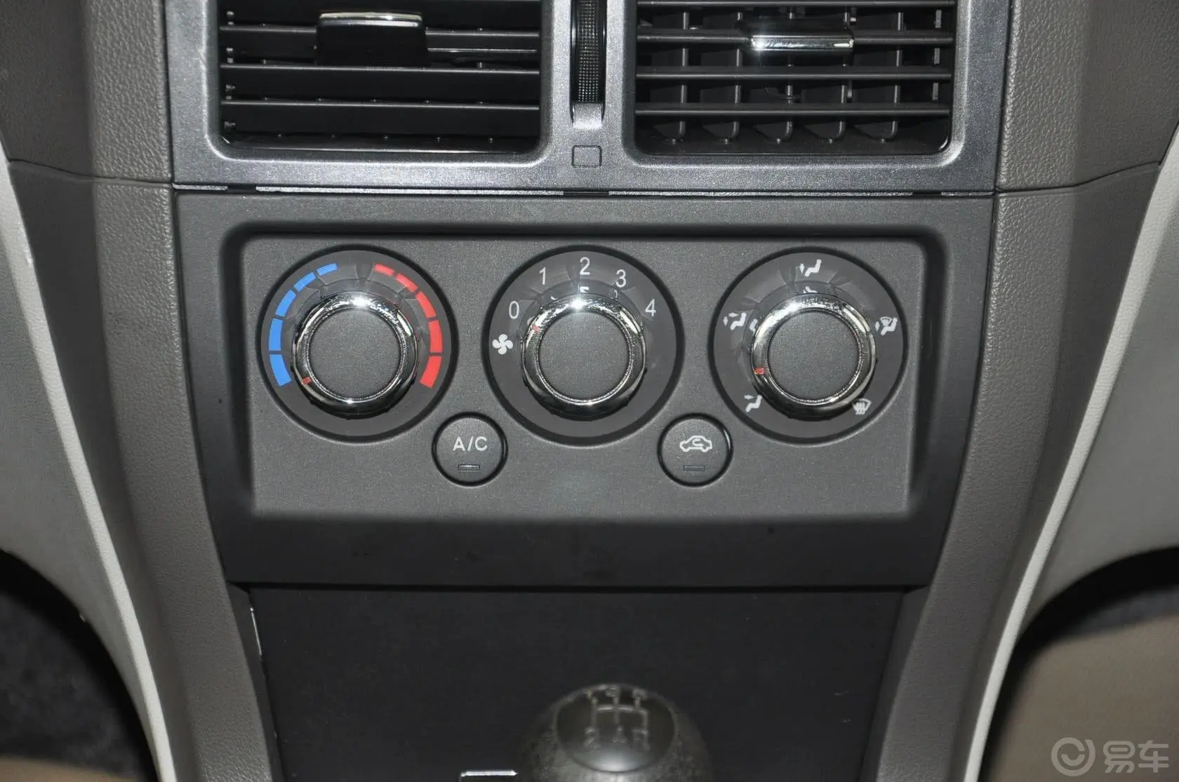 众泰Z2001.3L 手动舒适型4A90M空调