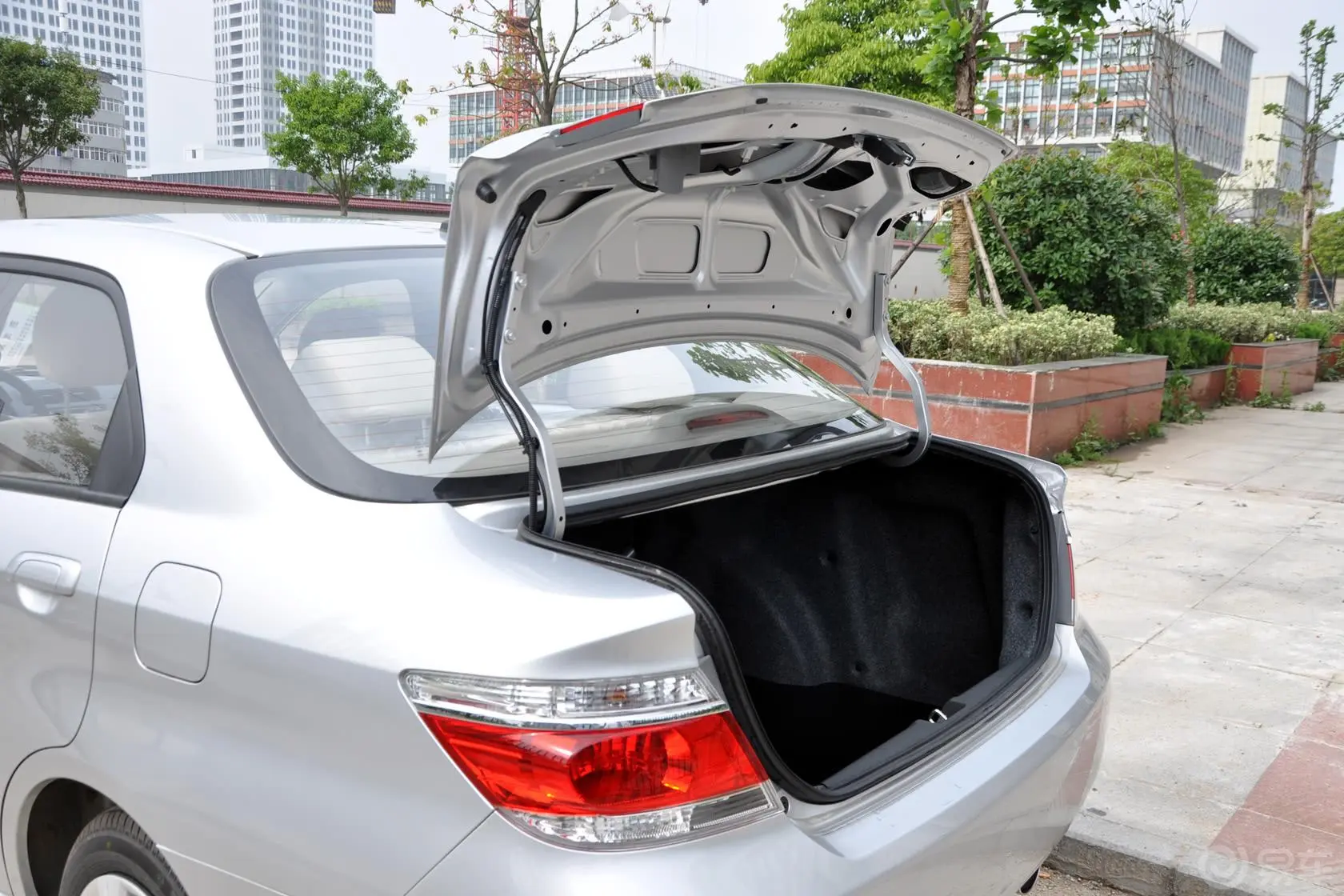 理念S11.3L 自动 舒适型行李厢开口范围