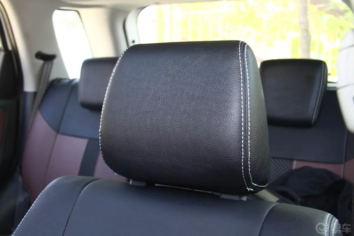 天语 SX4锐骑 1.6L 自动基本型驾驶员头枕