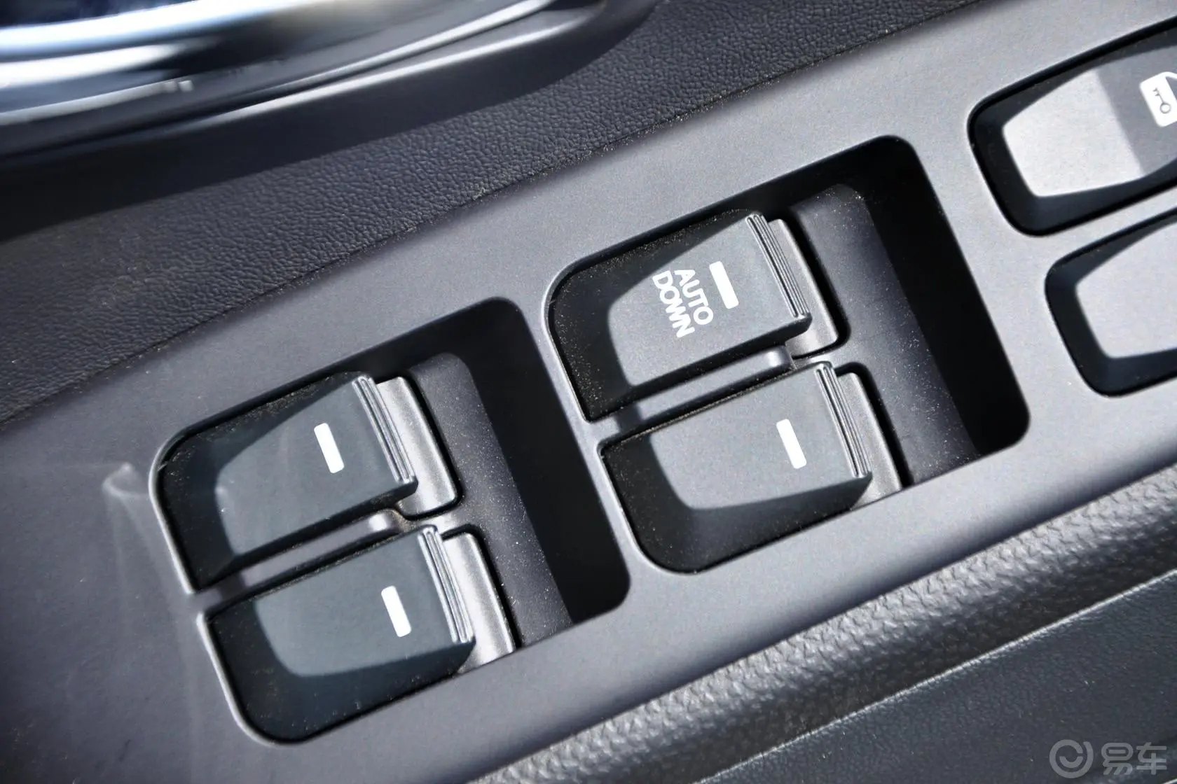 现代ix352.0L GL 自动 两驱 新锐版车窗升降键