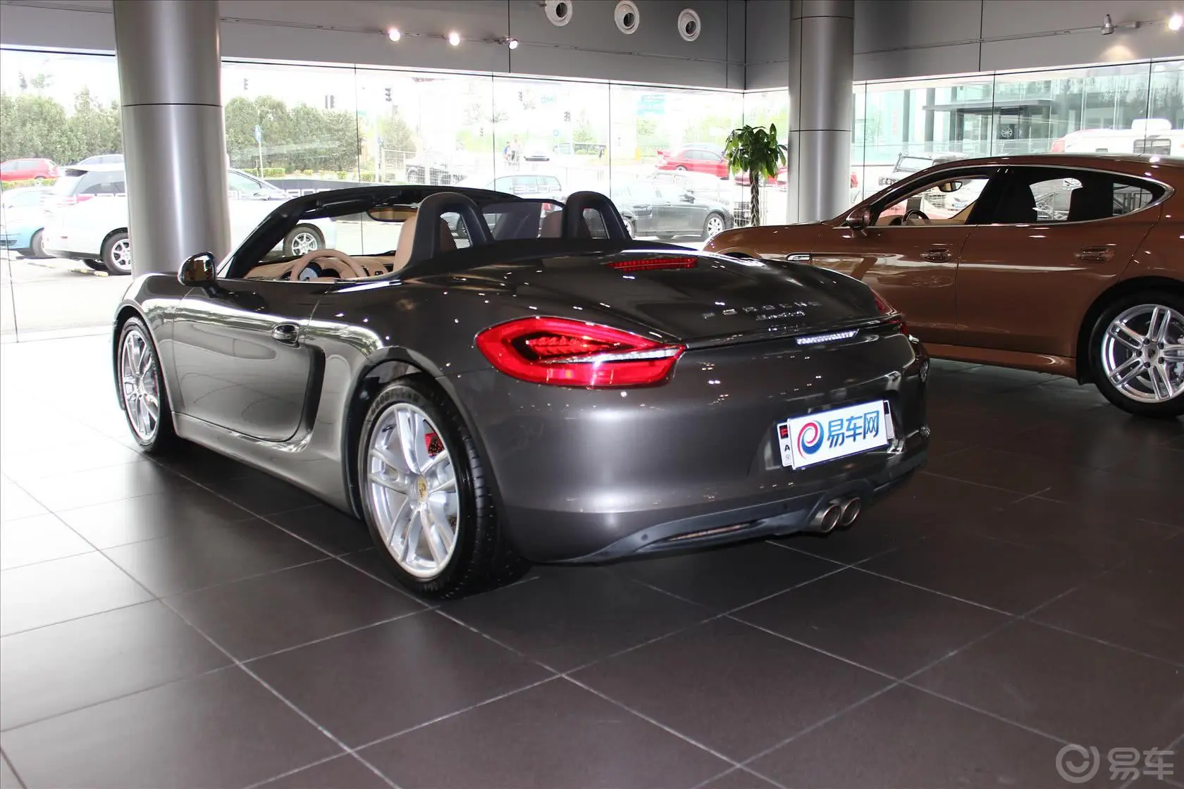 BoxsterBoxster S 3.4侧后45度车头向左水平