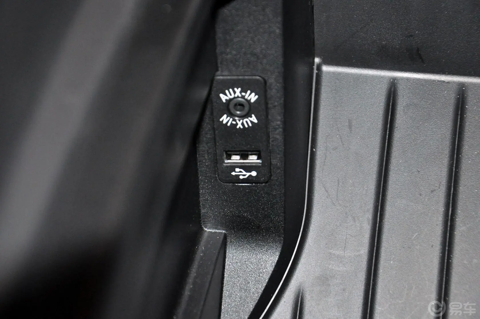 宝马5系GT535i xDrive 豪华型USB接口