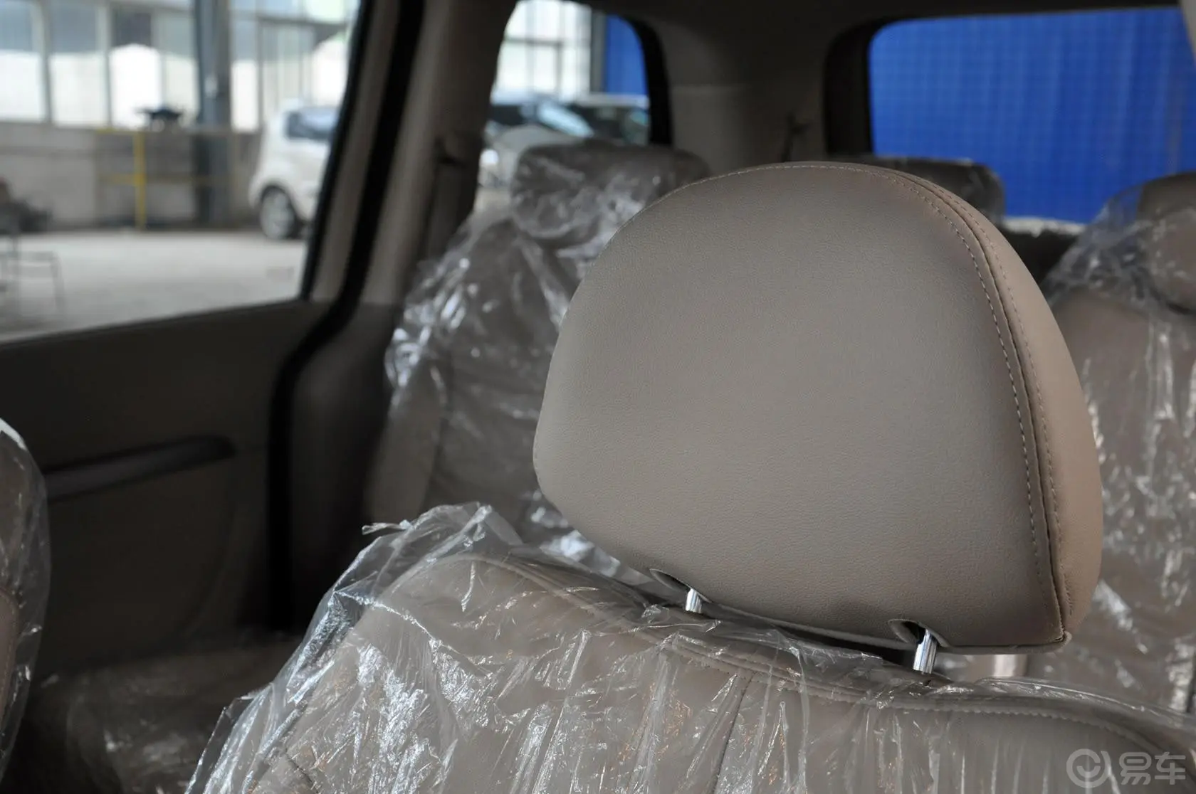 起亚VQ2.7 汽油 舒适版驾驶员头枕