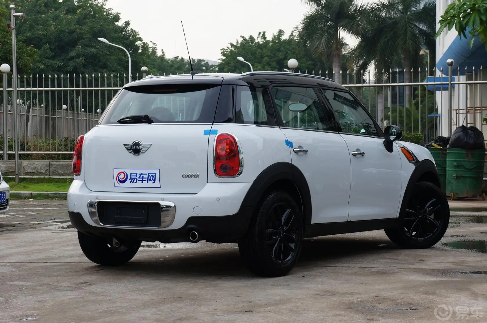 MINI COUNTRYMAN1.6L COOPER Excitement侧后45度车头向右水平