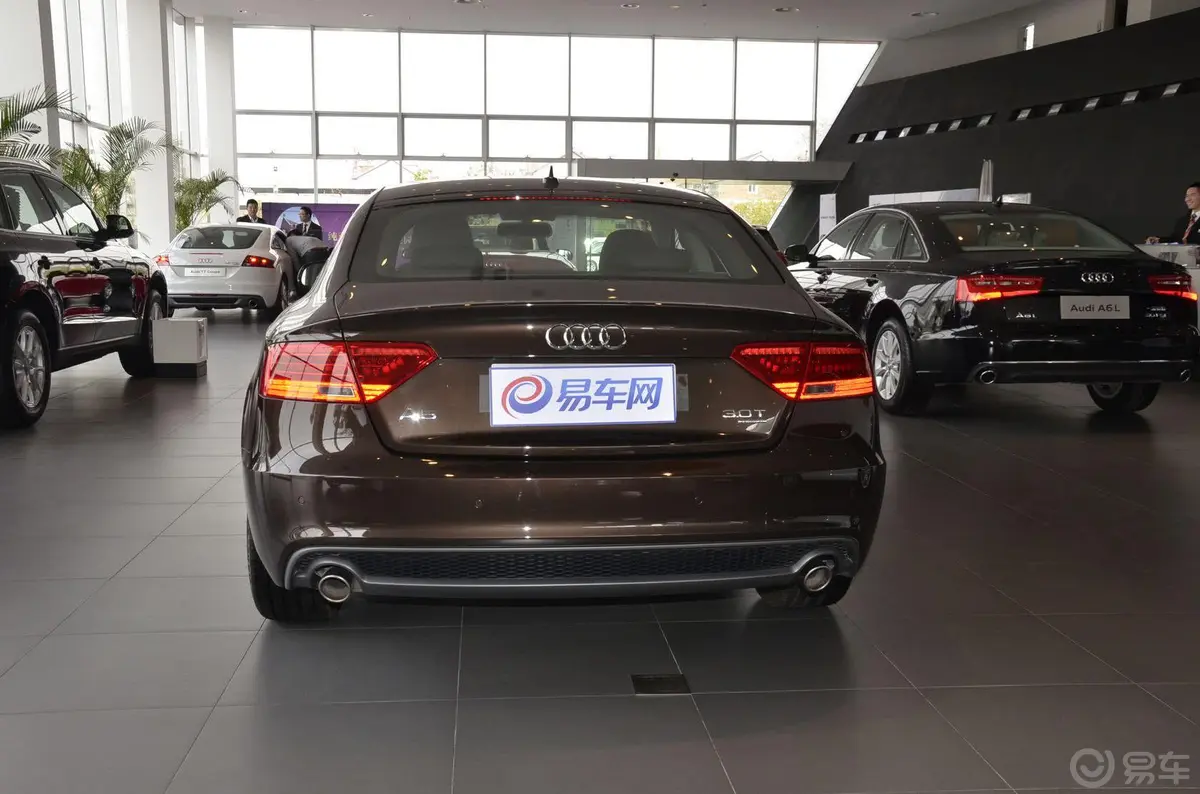 奥迪A5Sportback 3.0T 双离合 quattro正后水平