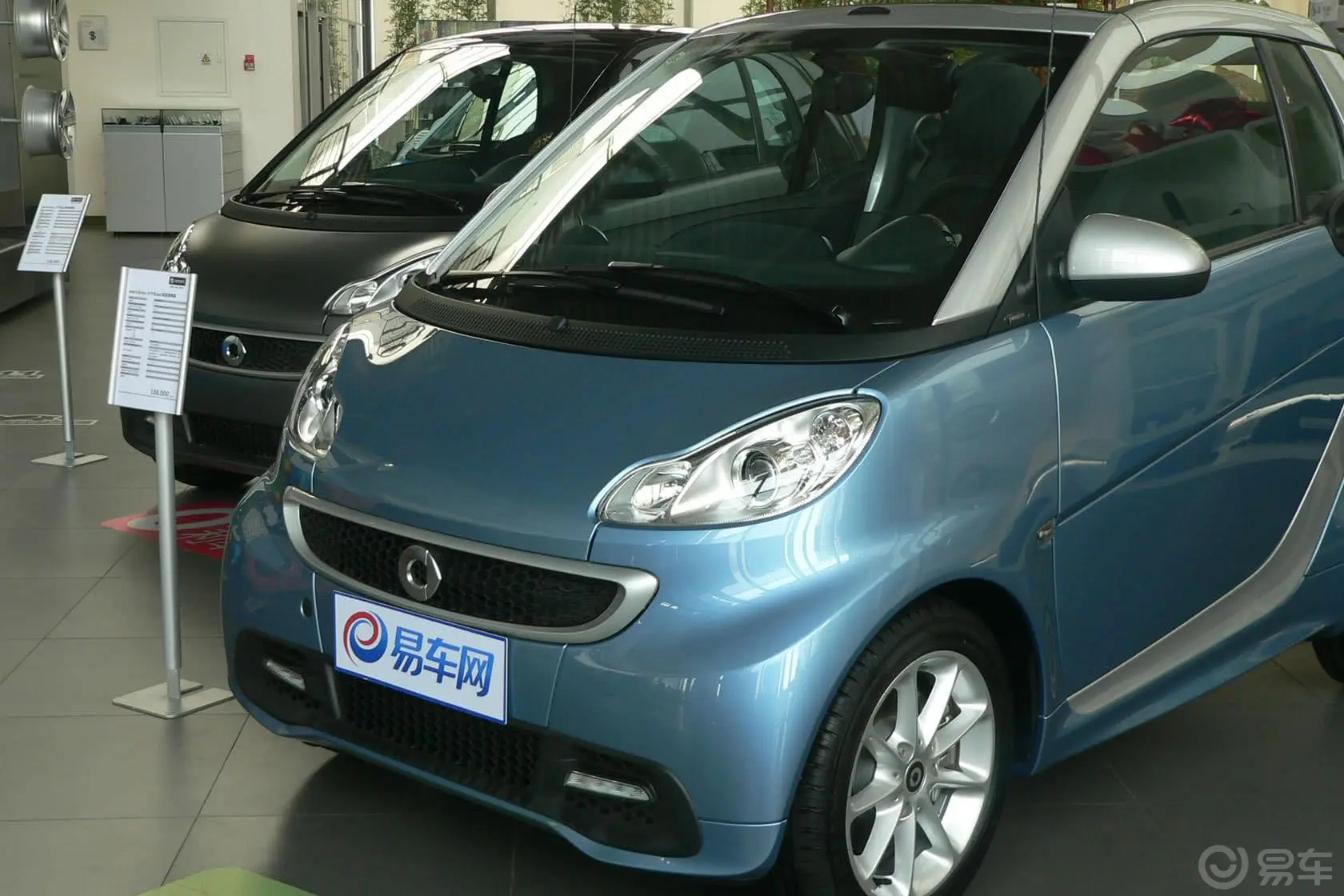 smart fortwo1.0L MHD 敞篷激情版车头局部