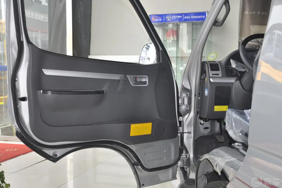福田风景2.0L 手动 标准型 汽油 VVT 短轴驾驶员侧车门内门板