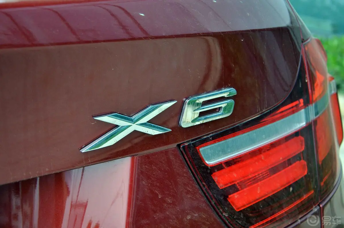 宝马X6xDrive35i 豪华型尾标