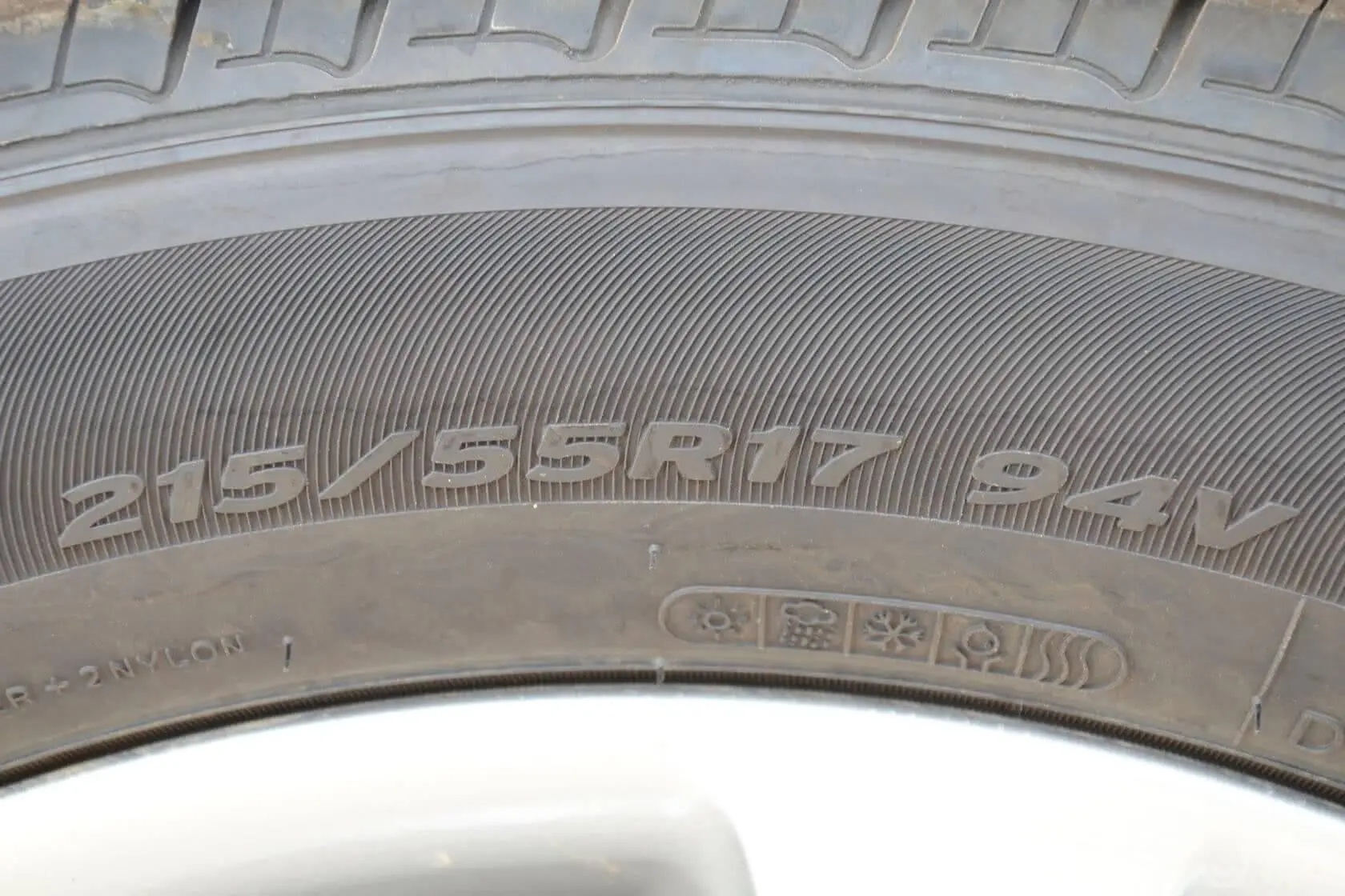 索纳塔2.0 GS 自动时尚版轮胎规格