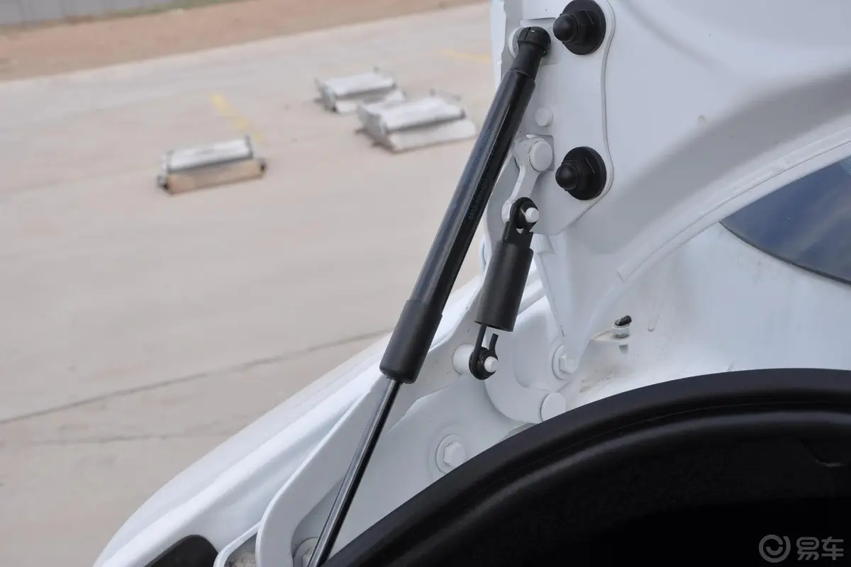 捷豹XF2.0T 风华版行李厢支撑杆