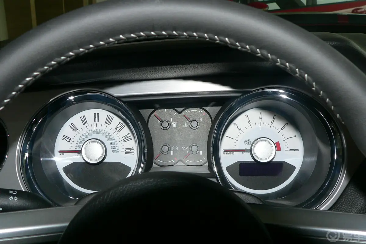 MustangV8 5.0L GT自动  豪华版 标配仪表盘